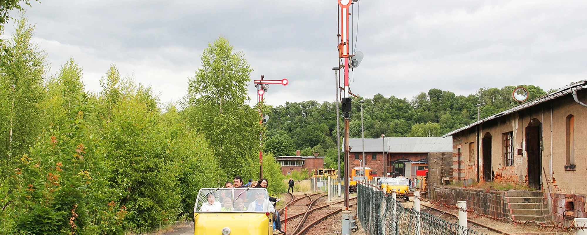 schienentrabifahrten_muldental_banner_bahn_106_3.jpg