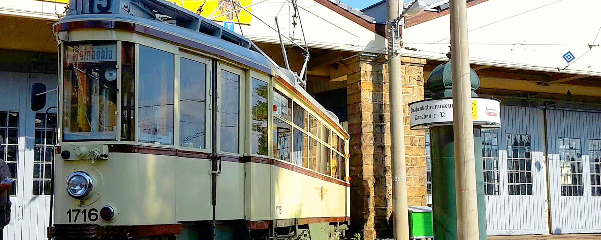 strassenbahnmuseum_dresden_banner_bahn_66_4.jpg